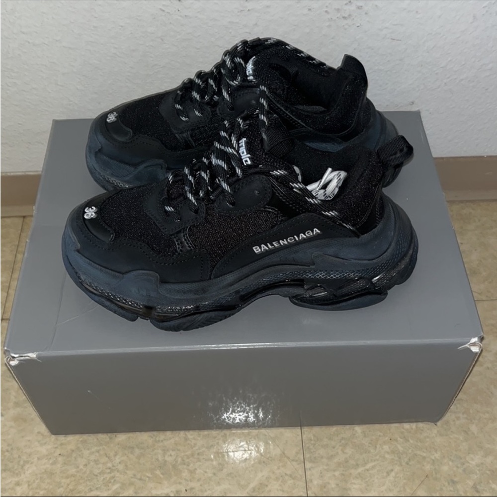 Balenciagas triple s